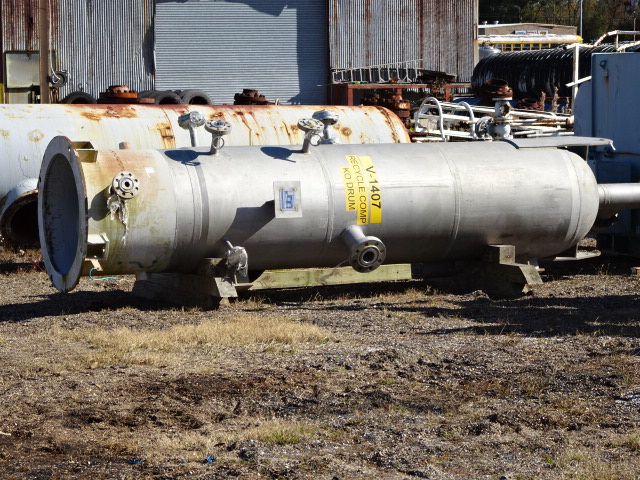 used 650 Gallon, 2100 PSI, 316L Stainless Steel High Pressure vessel. Rated 2100 PSI@ 300 Deg.F. 3' dia x 11'T/T. Built by Heater Specialists Inc..  NB # 192. Wall thickness is 2.25